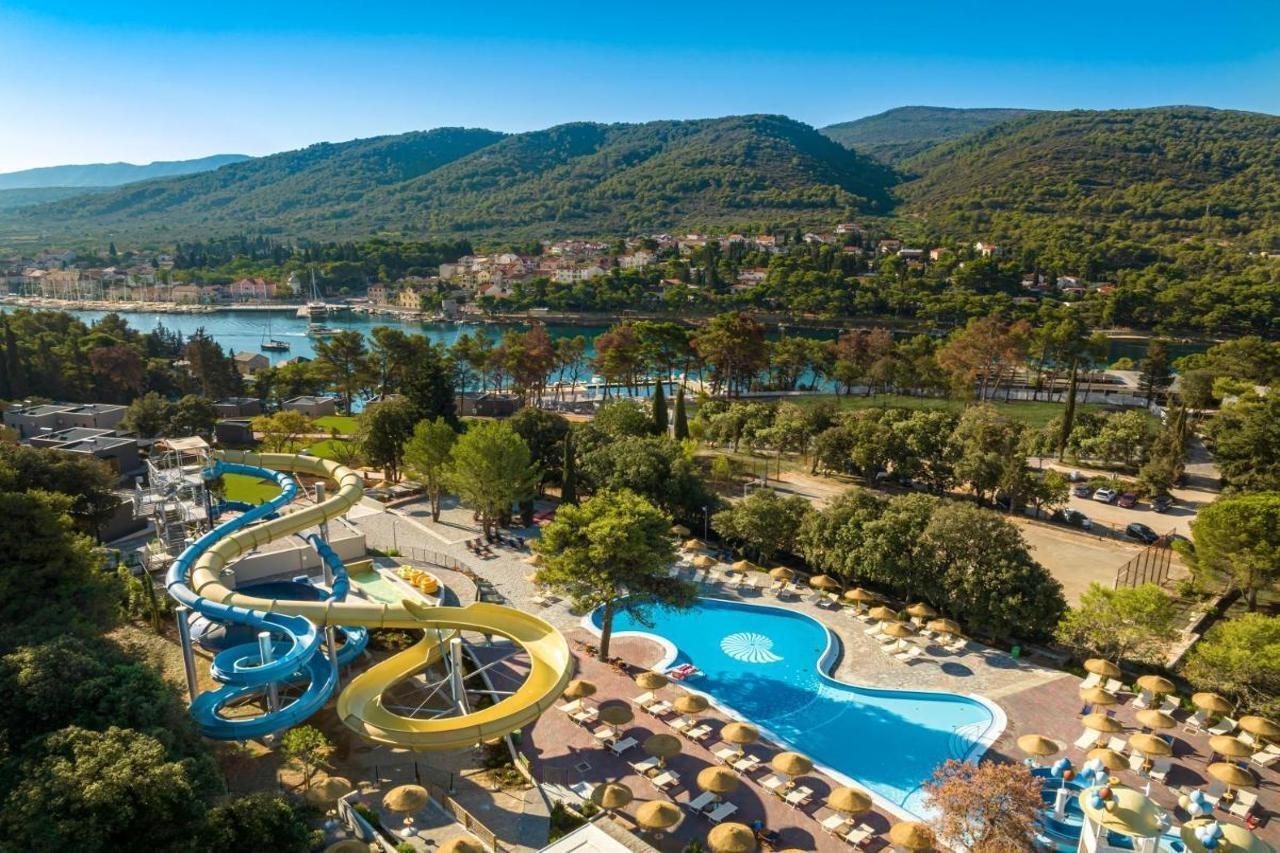 Trim Sunny Apartments By Valamar Stari Grad  Buitenkant foto