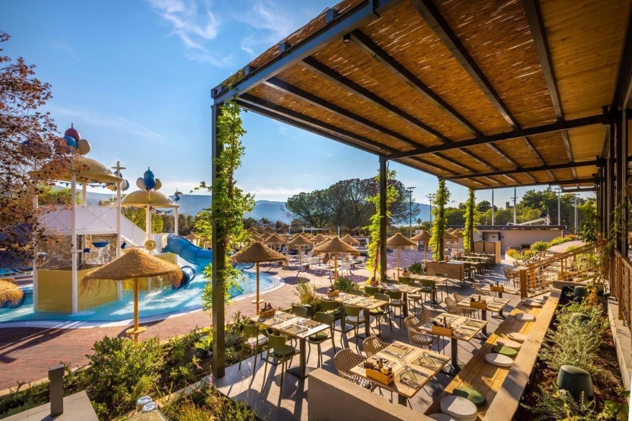 Trim Sunny Apartments By Valamar Stari Grad  Buitenkant foto
