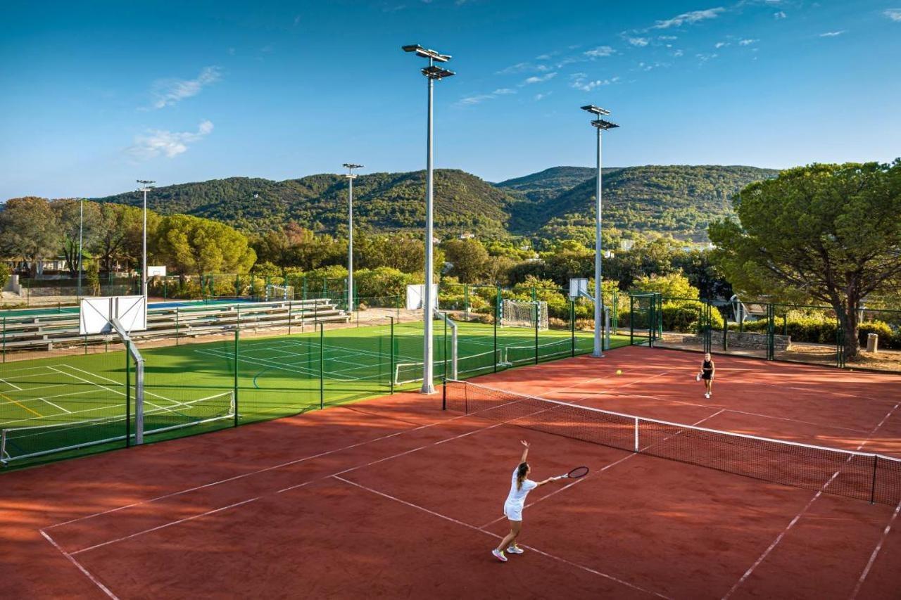 Trim Sunny Apartments By Valamar Stari Grad  Buitenkant foto