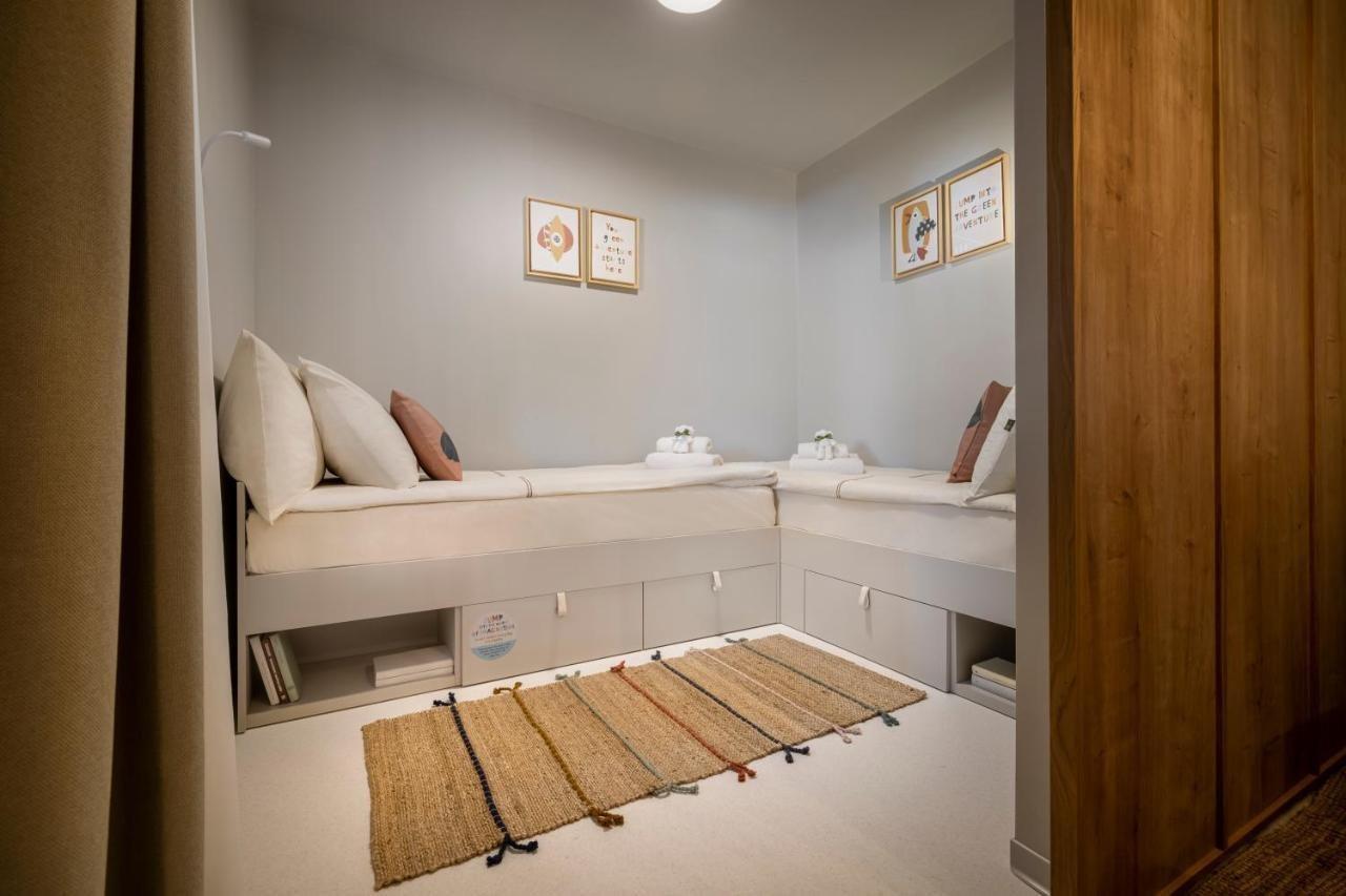 Trim Sunny Apartments By Valamar Stari Grad  Buitenkant foto