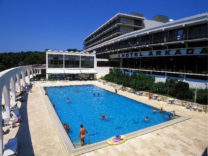 Trim Sunny Apartments By Valamar Stari Grad  Buitenkant foto