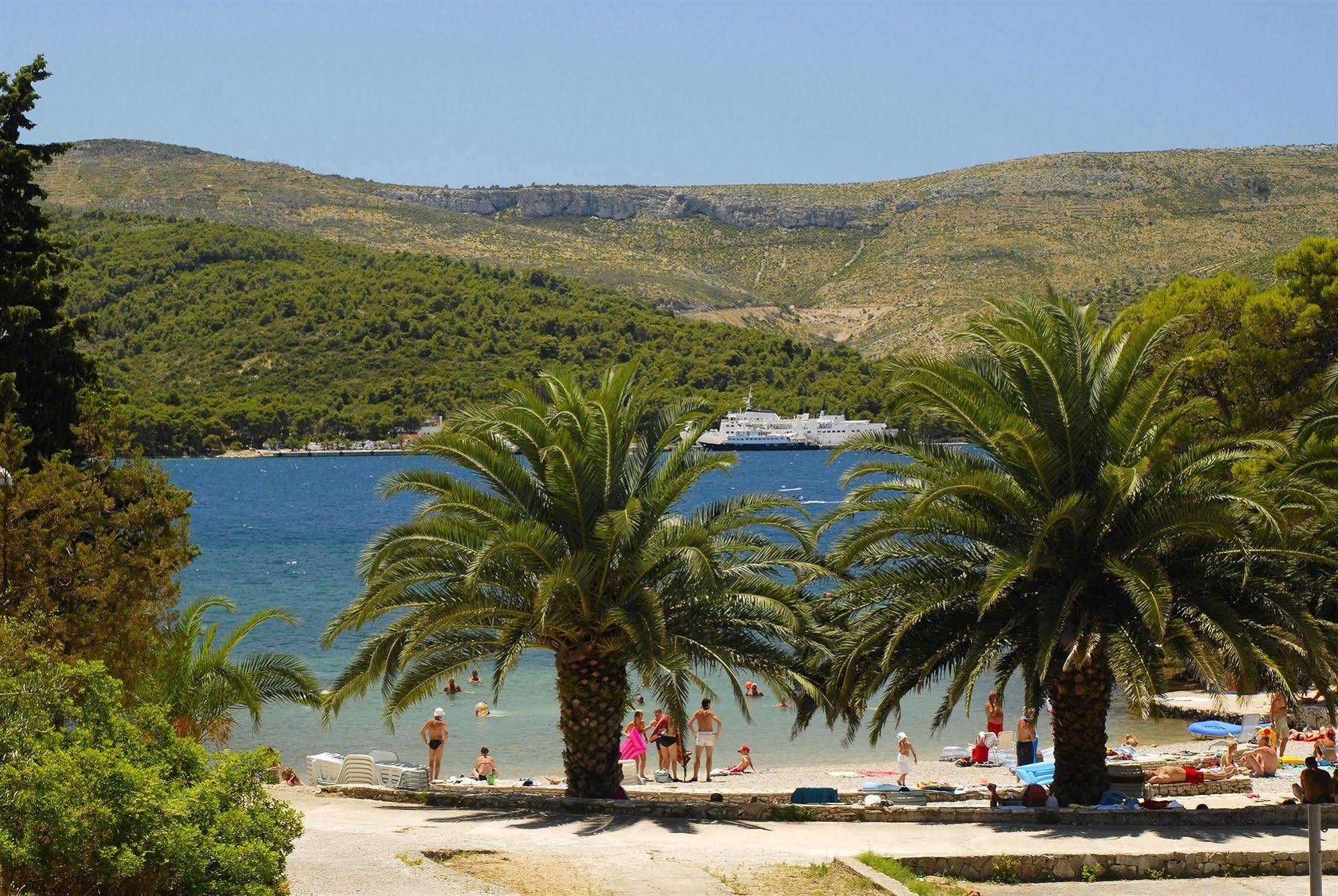 Trim Sunny Apartments By Valamar Stari Grad  Buitenkant foto