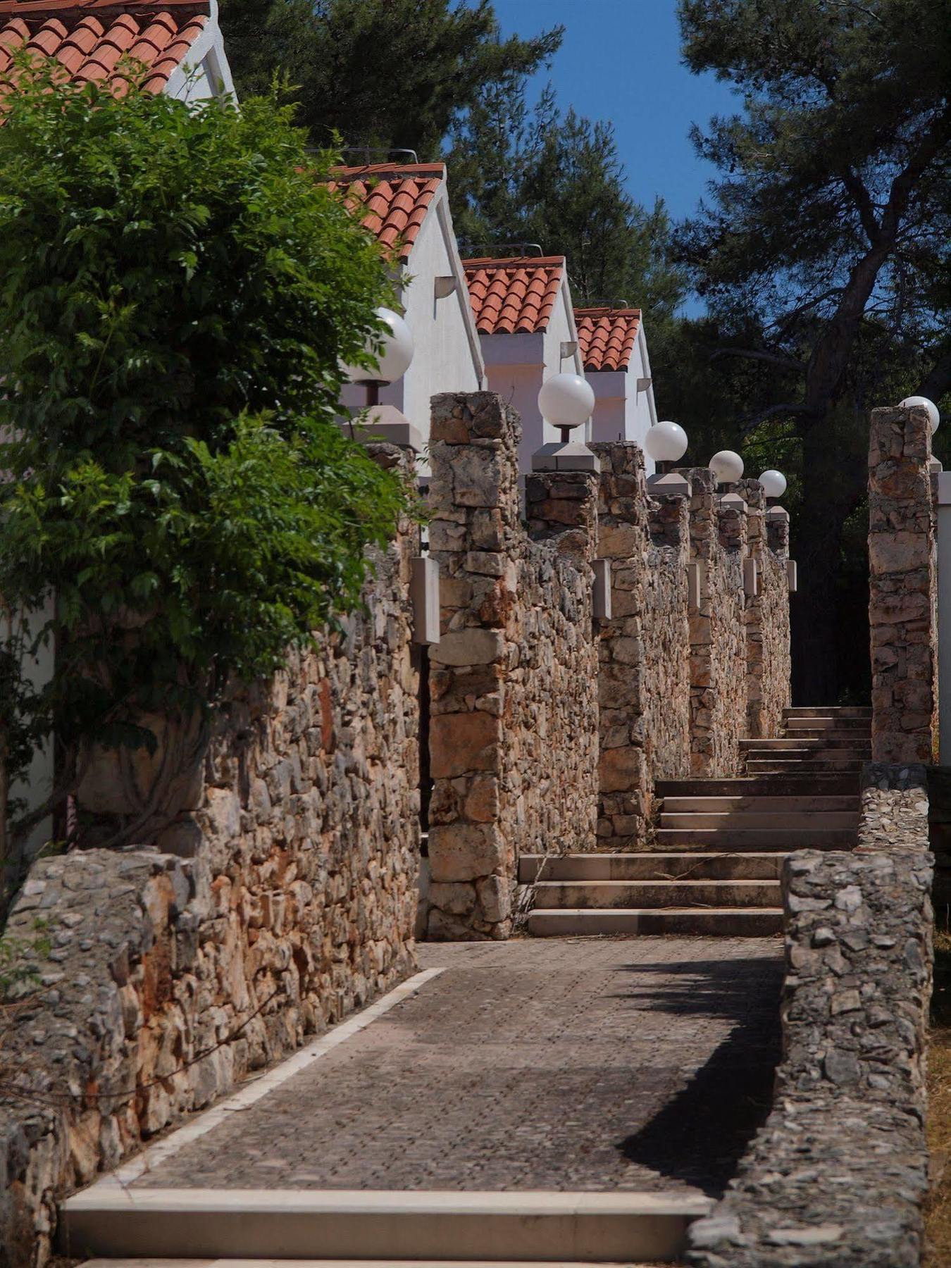 Trim Sunny Apartments By Valamar Stari Grad  Buitenkant foto