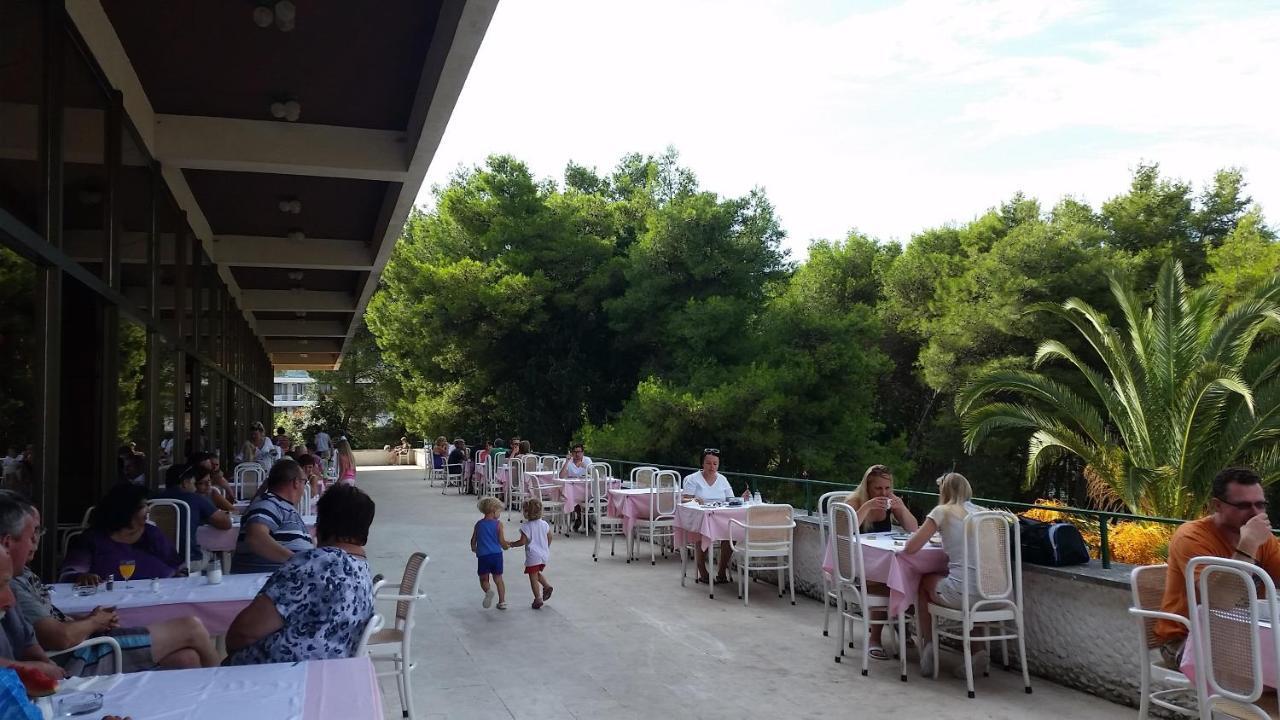 Trim Sunny Apartments By Valamar Stari Grad  Buitenkant foto
