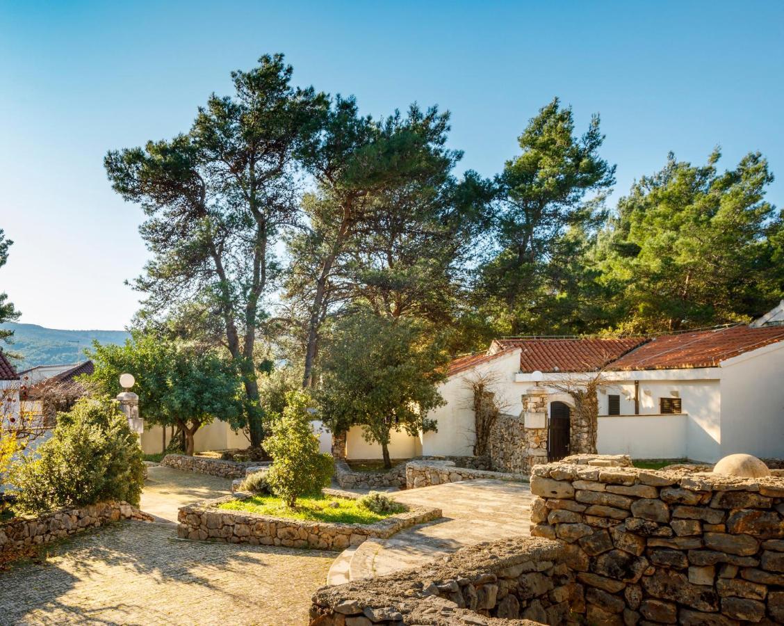 Trim Sunny Apartments By Valamar Stari Grad  Buitenkant foto